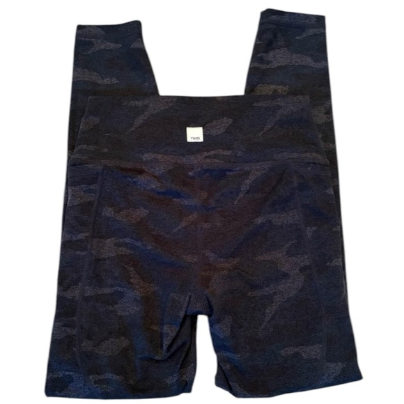 Vuori Camo Leggings EUC - Picture 3 of 6